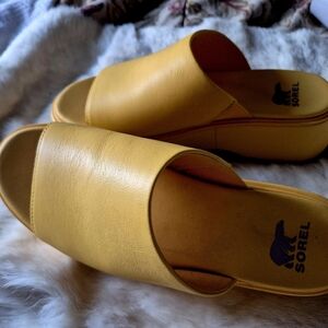 Sorel Women's Heels Daysrping Yellow Slide Sandals 7.5 Like New